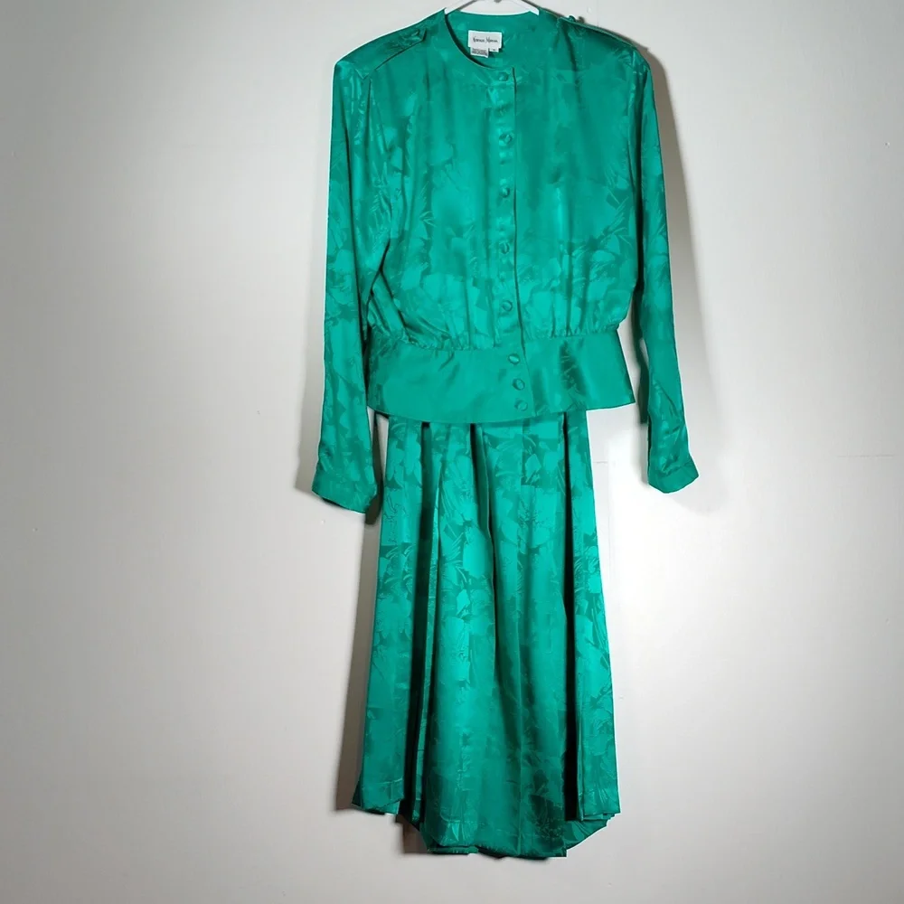 Vintage Neiman Marcus 100% silk emerald green skirt‎ set 6